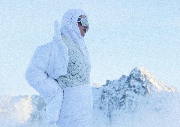 Kolekcja inspirowana Alpami lat 80. Sesję zrealizowano na Kasprowym Wierchu