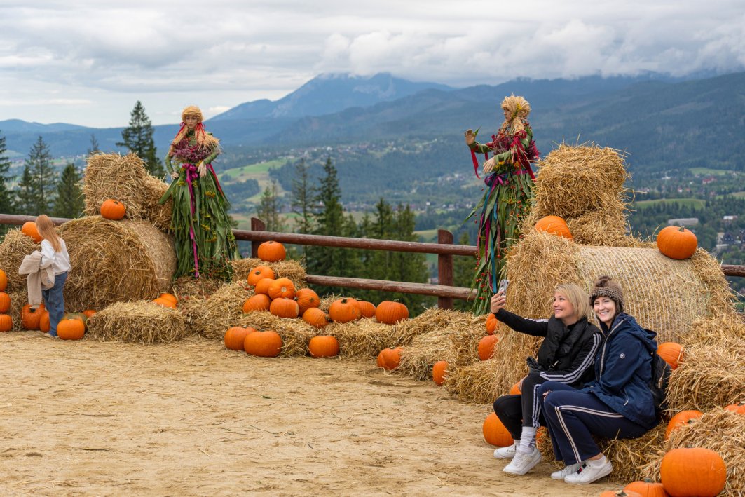 Zakopane, jesienne kadry z dynami i Tatrami w tle, więcej zdjęć w galerii pod artykułem, fot. PKL Gubałówka