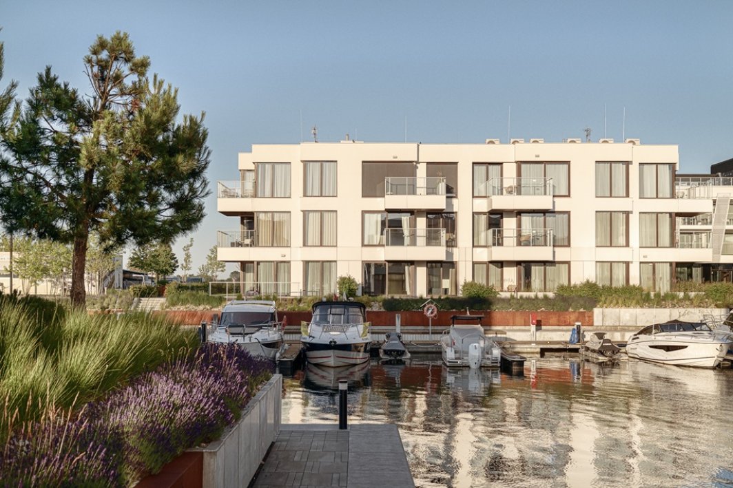 W najnowszym, nagrodzonym III etapie inwestycji Sol Marina kupić można zarówno mniejsze 30-40 metrowe lokale, jak i większe apartamenty, fot. Dekpol