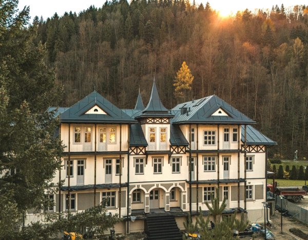 Szczawnica 2.0. Historyczna świetność w luksusowym wydaniu wraca do kurortu. Willa Wanda znów zachwyca