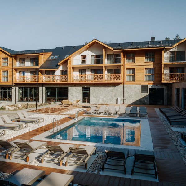 M\u00f6venpick Karpacz podsumowuje rok działalności: 65% obłożenia, 4 tys. za pokój za dobę i podium w rankingu Accor